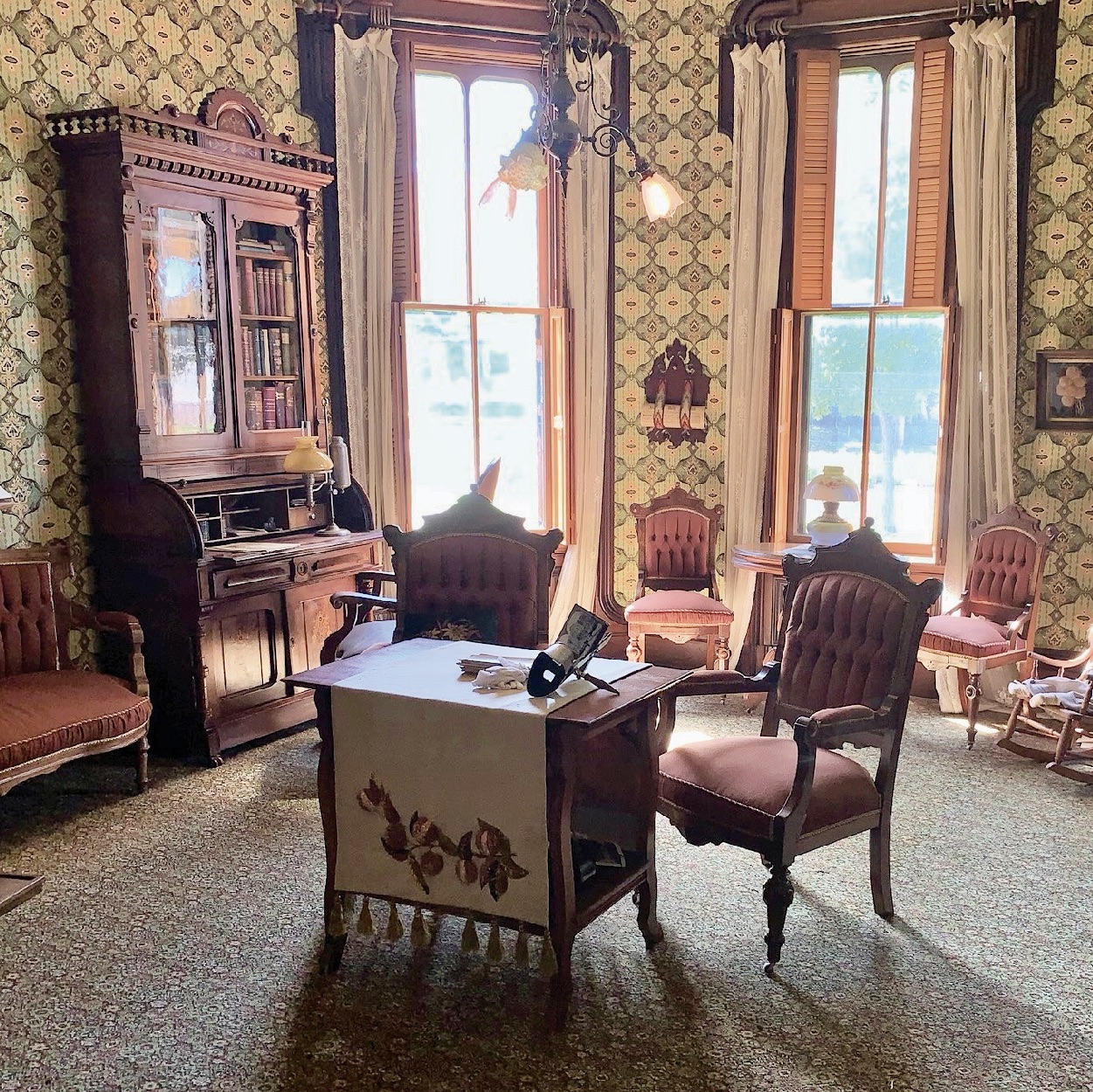 Picture of Isaac Cappon's office and sitting room in the Cappon House