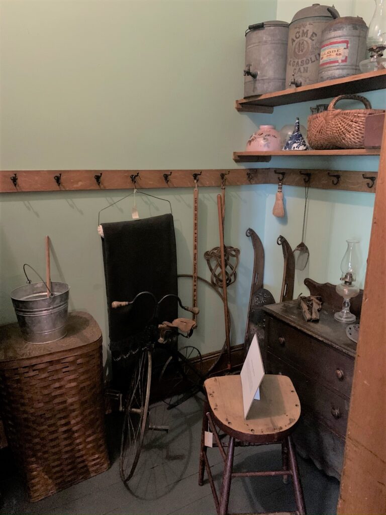 Cappon house kitchen closet